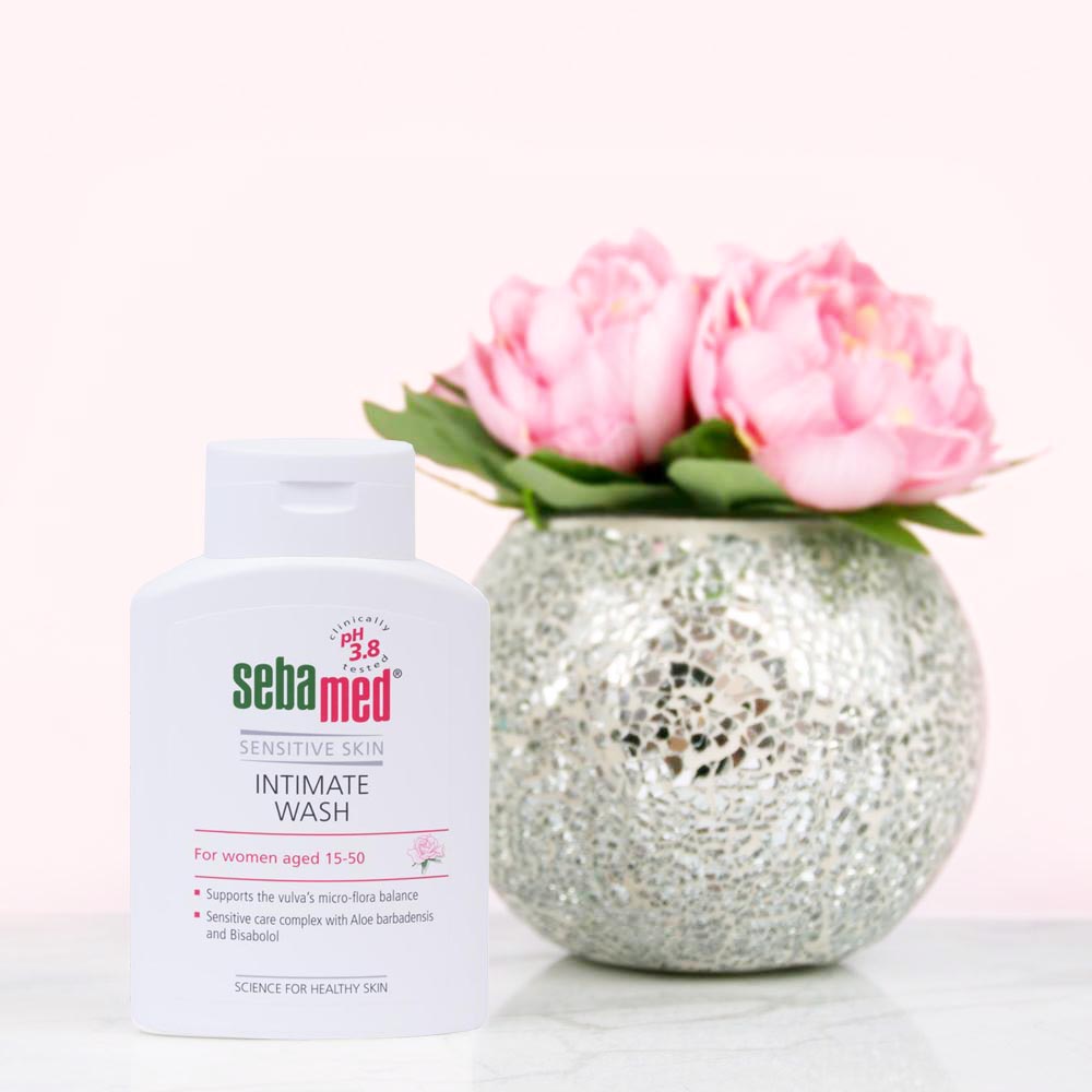 Dung Dịch Vệ Sinh Phụ Nữ Sebamed pH 3.8 200ml