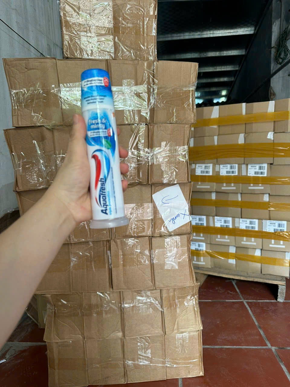 Kem đánh răng Aquafresh