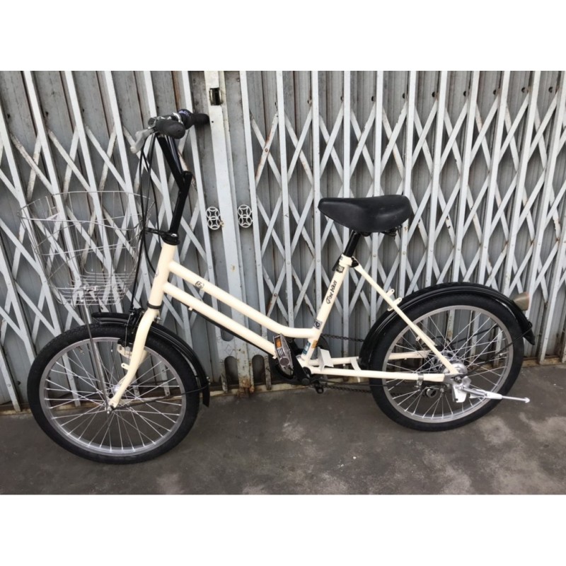 Phân phối Xe ĐạP Mini Fine Bikes Màu Trắng BáNh 20 Inch, Bộ Truyền Động Nhiều Tốc Độ HàNg NhậT BãI.