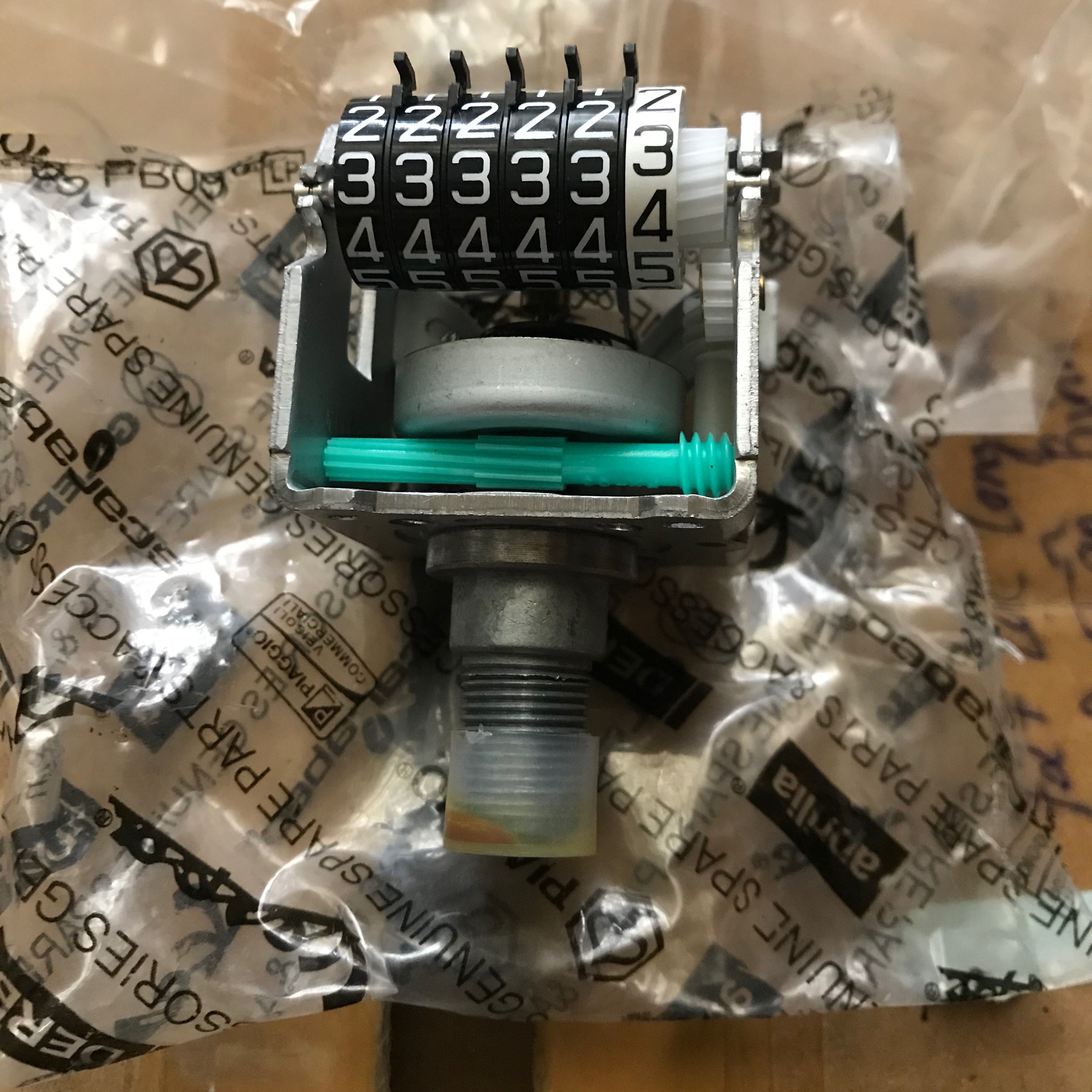 Cùi báo đồng hồ tốc độ (km) xe Vespa Lx 125/150 Hãng