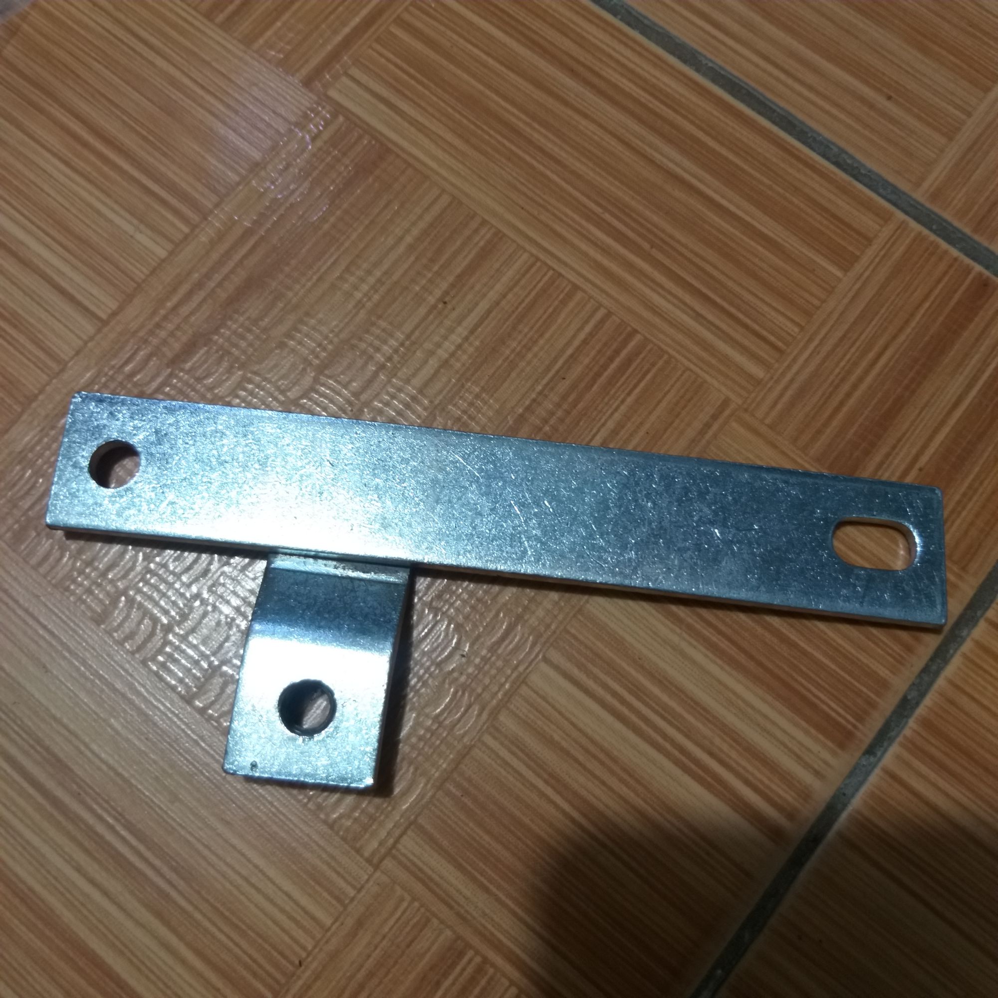 Tai bắt pô 2543 gắn cho xe dream việt, dùng để chế cho dream việt lên pô xe dream thái