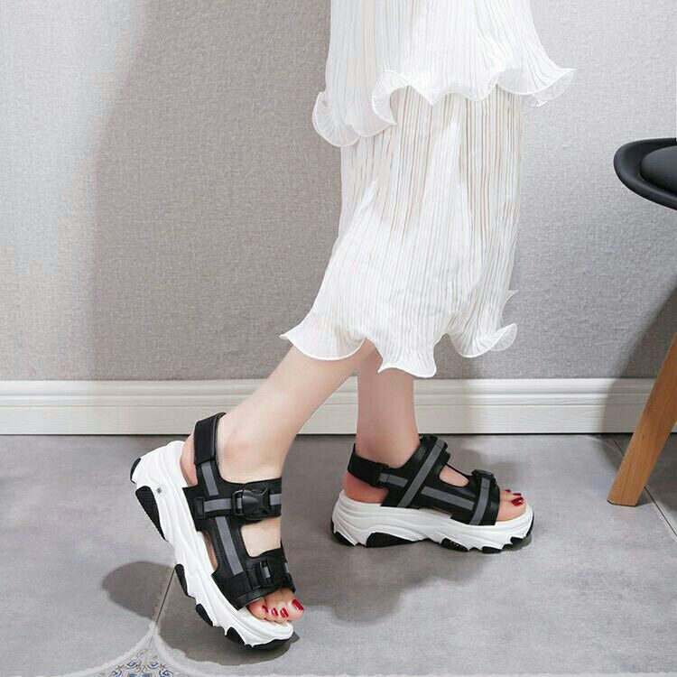 Sandal Học Sinh Nữ 2 quai phản quang khóa bấm