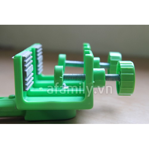 Giá chống cận Mắt việt