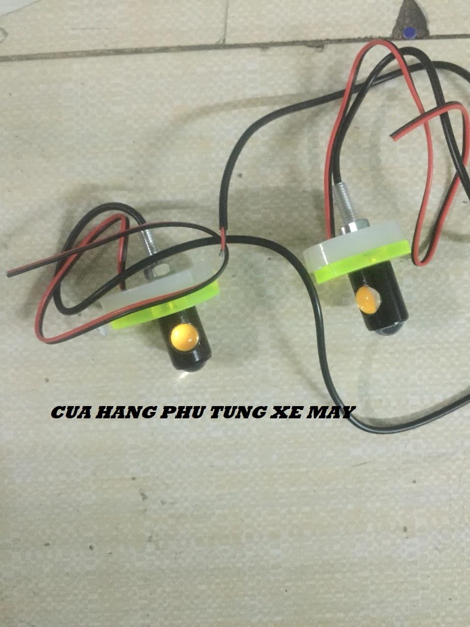 Đèn Xi nhan sau Nuti lông đền