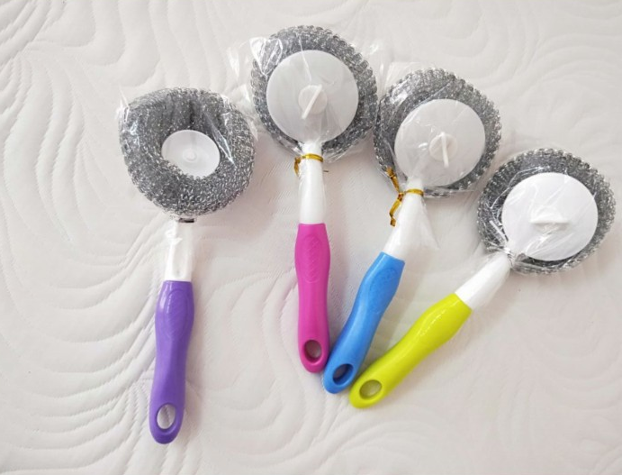 Cây cọ chà rửa xoong nồi tay cầm cán dài