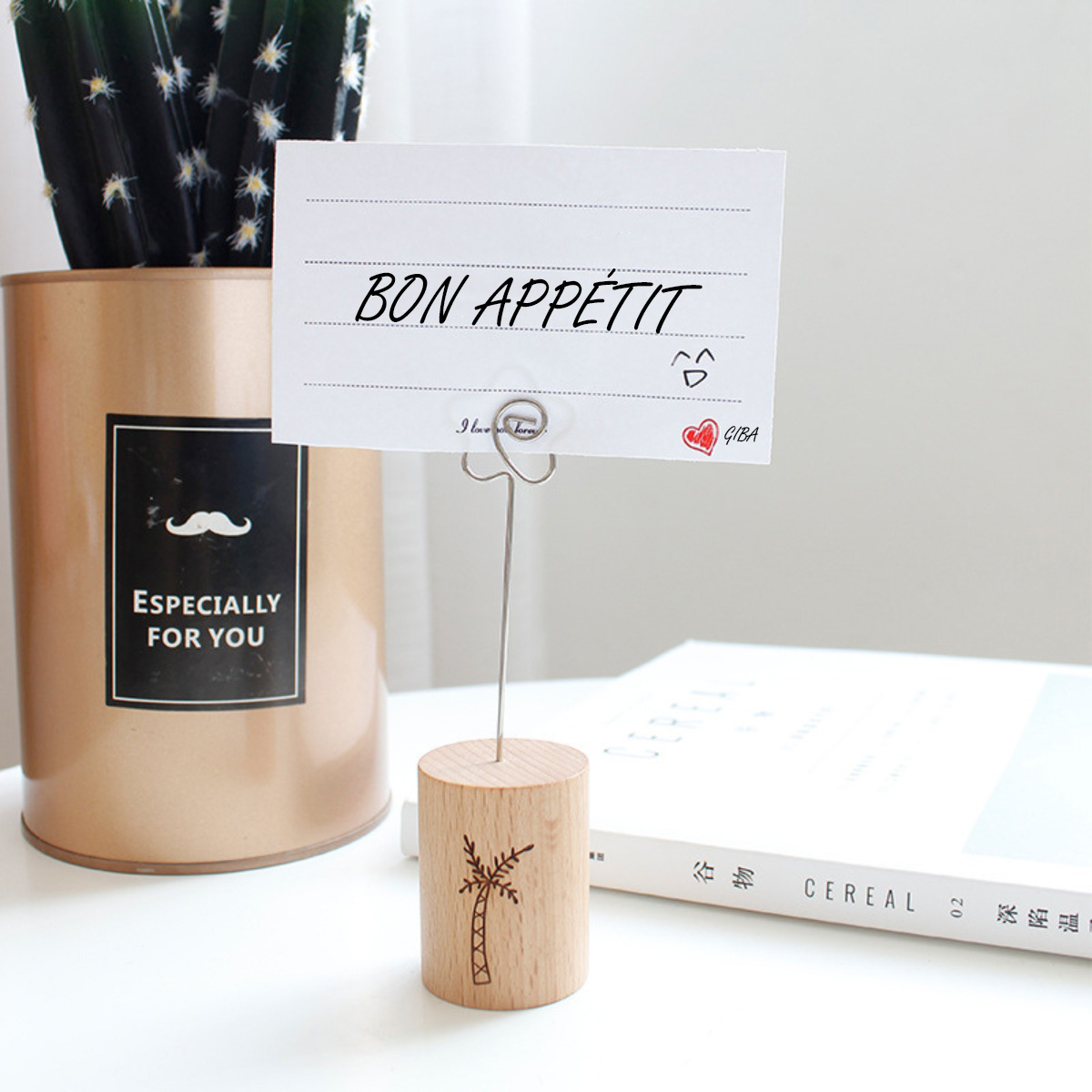 Để kẹp ảnh Polaroid, giấy note bằng gỗ