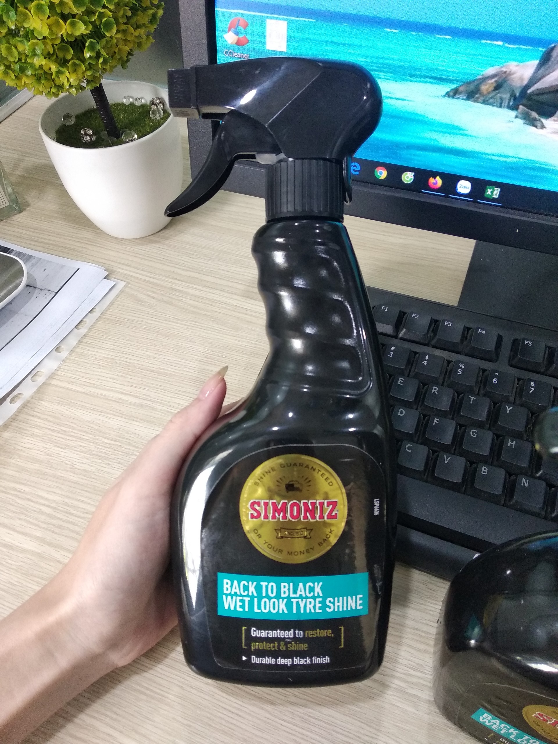 HCM - Xịt bóng vỏ xe - Simoniz