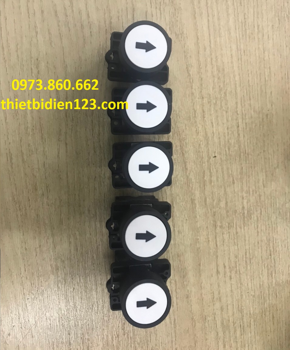 Nút ấn mũi tên chỉ hướng phi 22