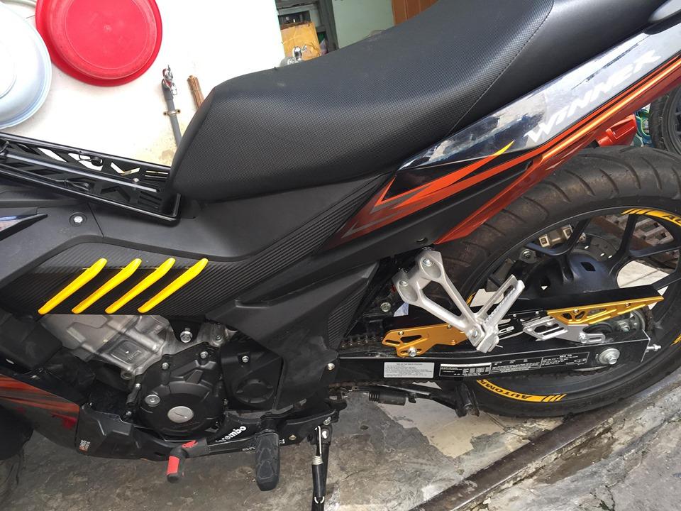 Thông gió mèo cào  dán xe