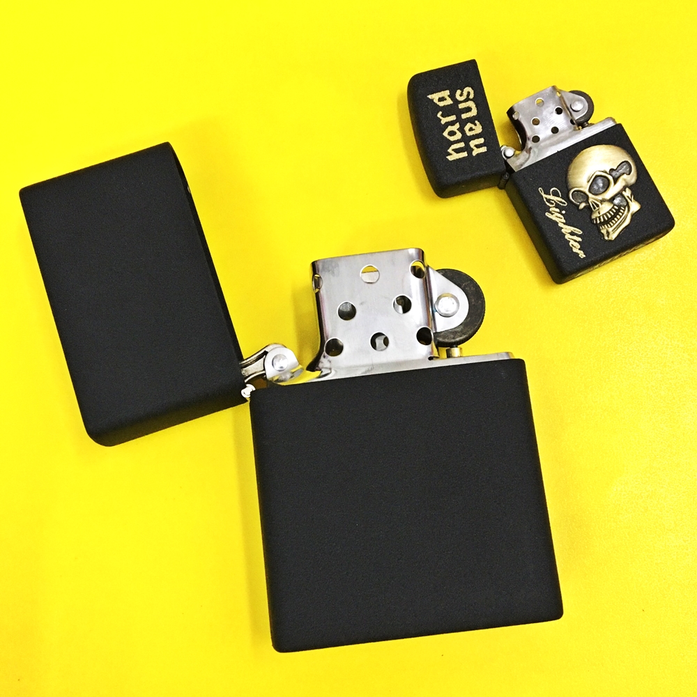 BẬT LỬA ZIPPO KHỔNG LỒ ĐEN NHÁM TRƠN (SIZE: 8CM X 11,5CM) NẶNG: 500GAM - (XÀI XĂNG)