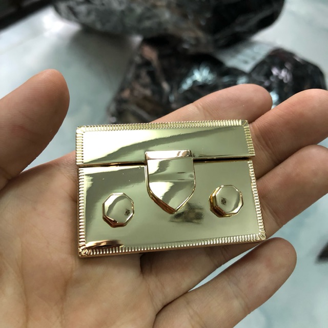 Khóa bấm Mk / khoá bấm gắn túi xách 50k/cái