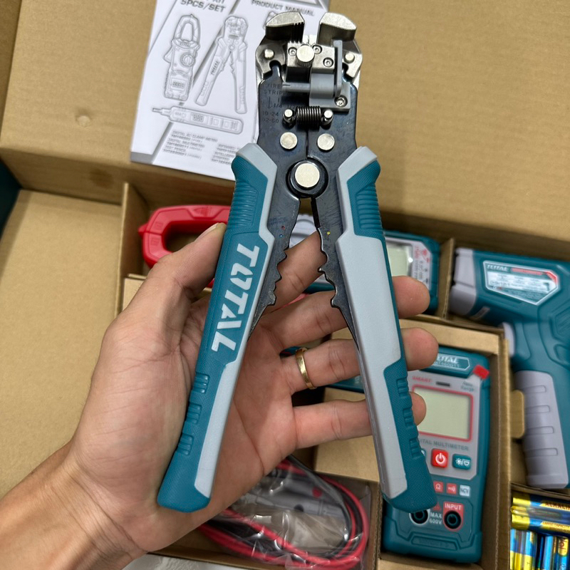Bộ 5 dụng cụ kiểm tra điện Total TOS23026
