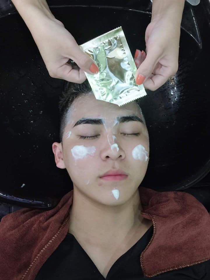 Mặt nạ ủ trắng Magic Skin hộp 12 gói