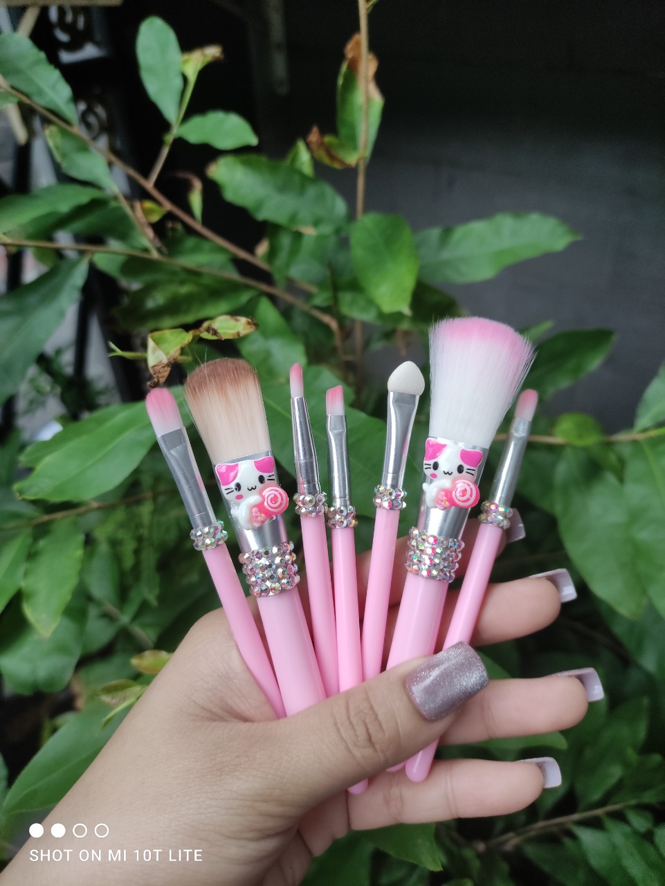 [HCM]BỘ CỌ TRANG ĐIỂM ĐÍNH ĐÁ HELLO KITTY
