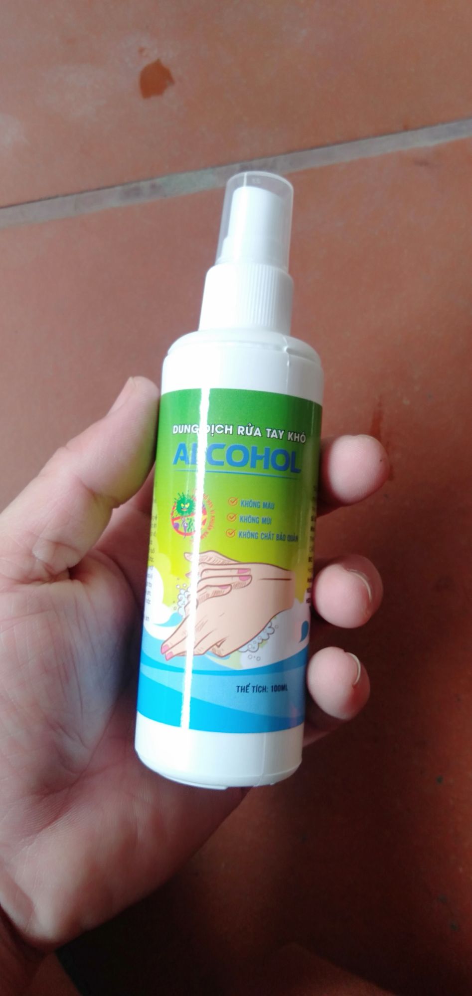 Xịt rửa tay khô kháng khuẩn alcohol 100ml