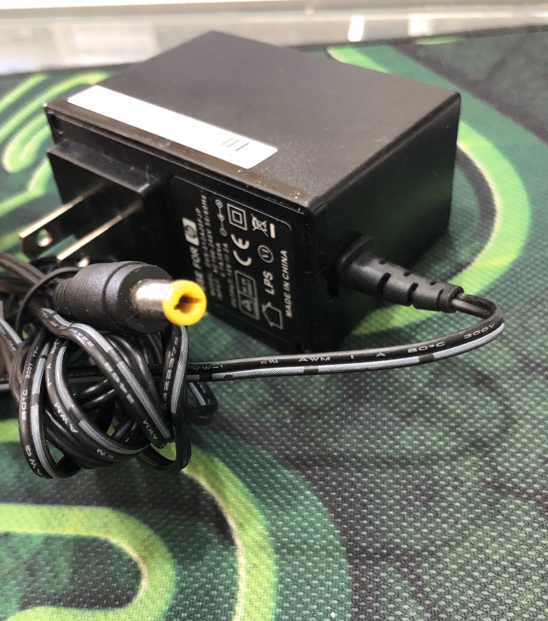 Cục sạc loa kéo 12V-2A đầu tròn 5.5 ly