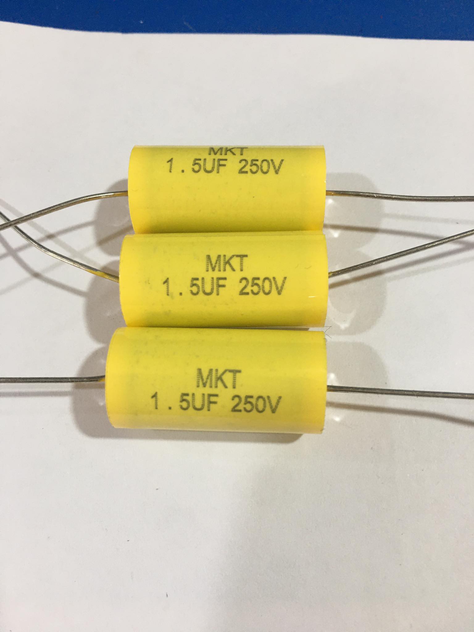 GIÁ 2 CON TỤ PHÂN TẦN LOA TREBLE SÂN KHẤU 1,5MF 250V - VÀNG TRÒN