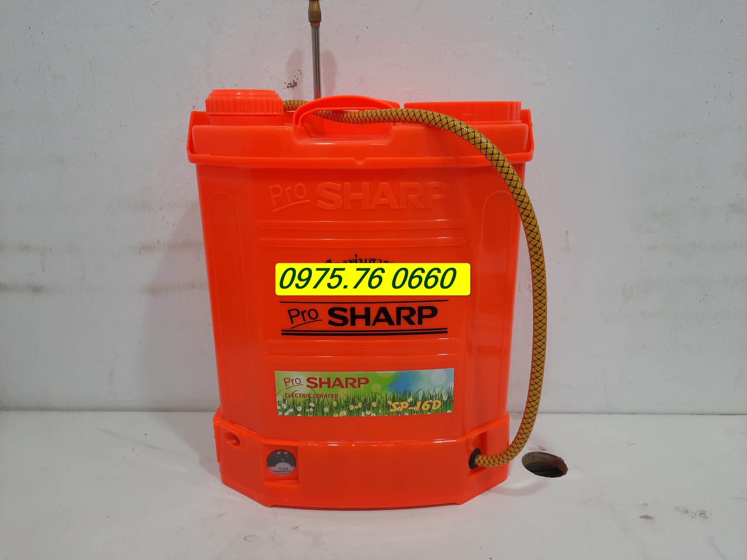 Bình xịt thuốc đeo vai 16 Lít Pro Sharp SP-16D (Bình xịt điện Sharp 16L)