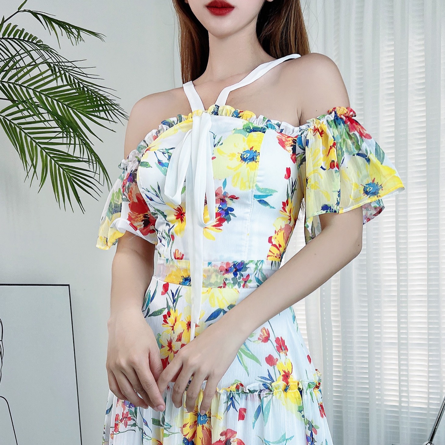 Đầm maxi hoa tay rớt cổ yếm MIMIX CB7230