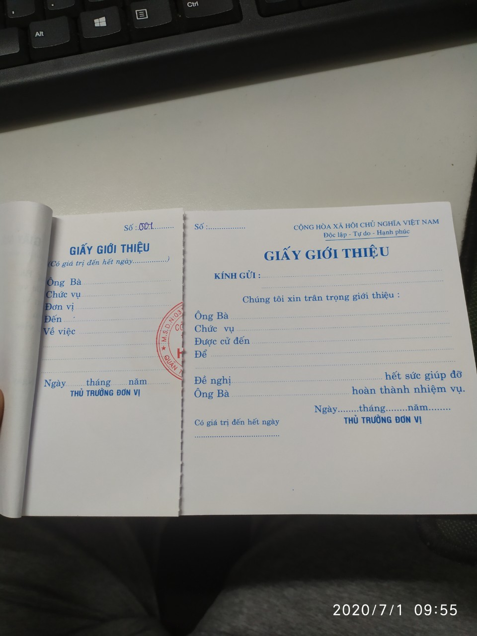 [HCM]1 bộ 2 cuốn Giấy Giới Thiệu  khổ 13x19cm 1 liên