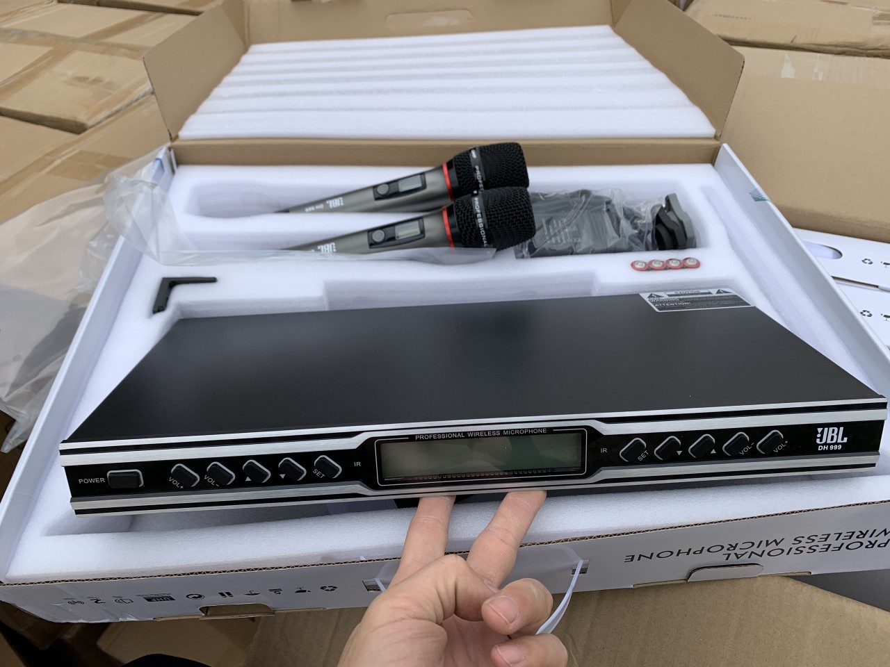 Micro không dây jbl cao cấp model dh999 - hàng chính hãng - chống hú - mic tự ngắt - cảm biến gia tốc - new 2022