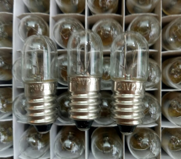 BÓNG ĐÈN SỢI ĐỐT E10 24V 2W T10x28