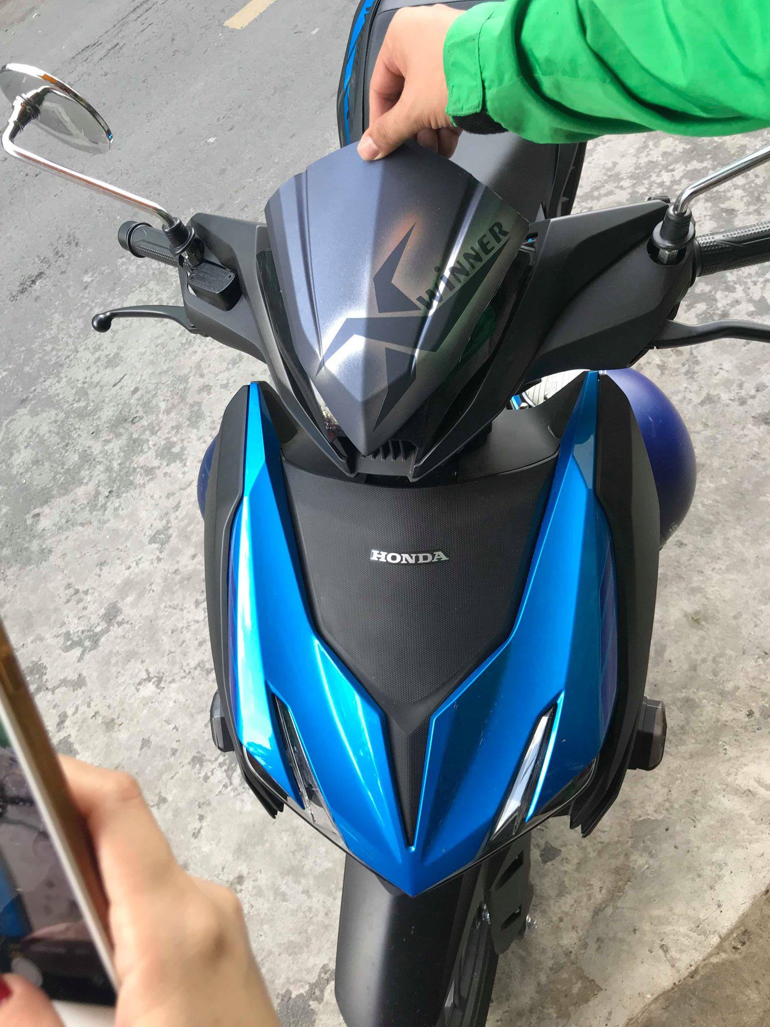 Ốp đầu winner x sơn 3d ( mọi xe )