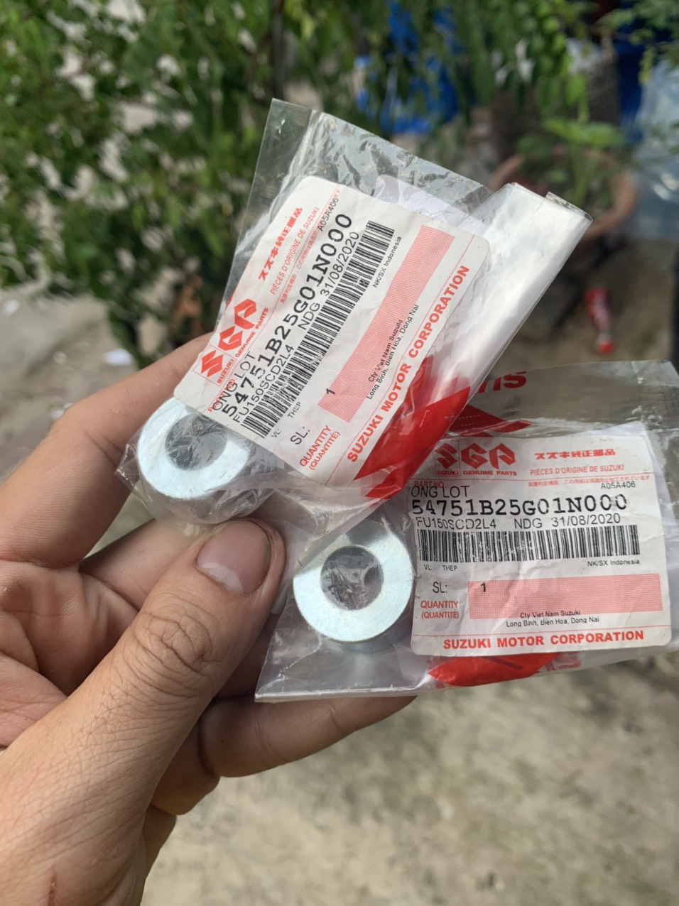 Cục canh bánh trước hoặc bánh sau Satria nhập khẩu Suzuki Indonesia - 1 cặp