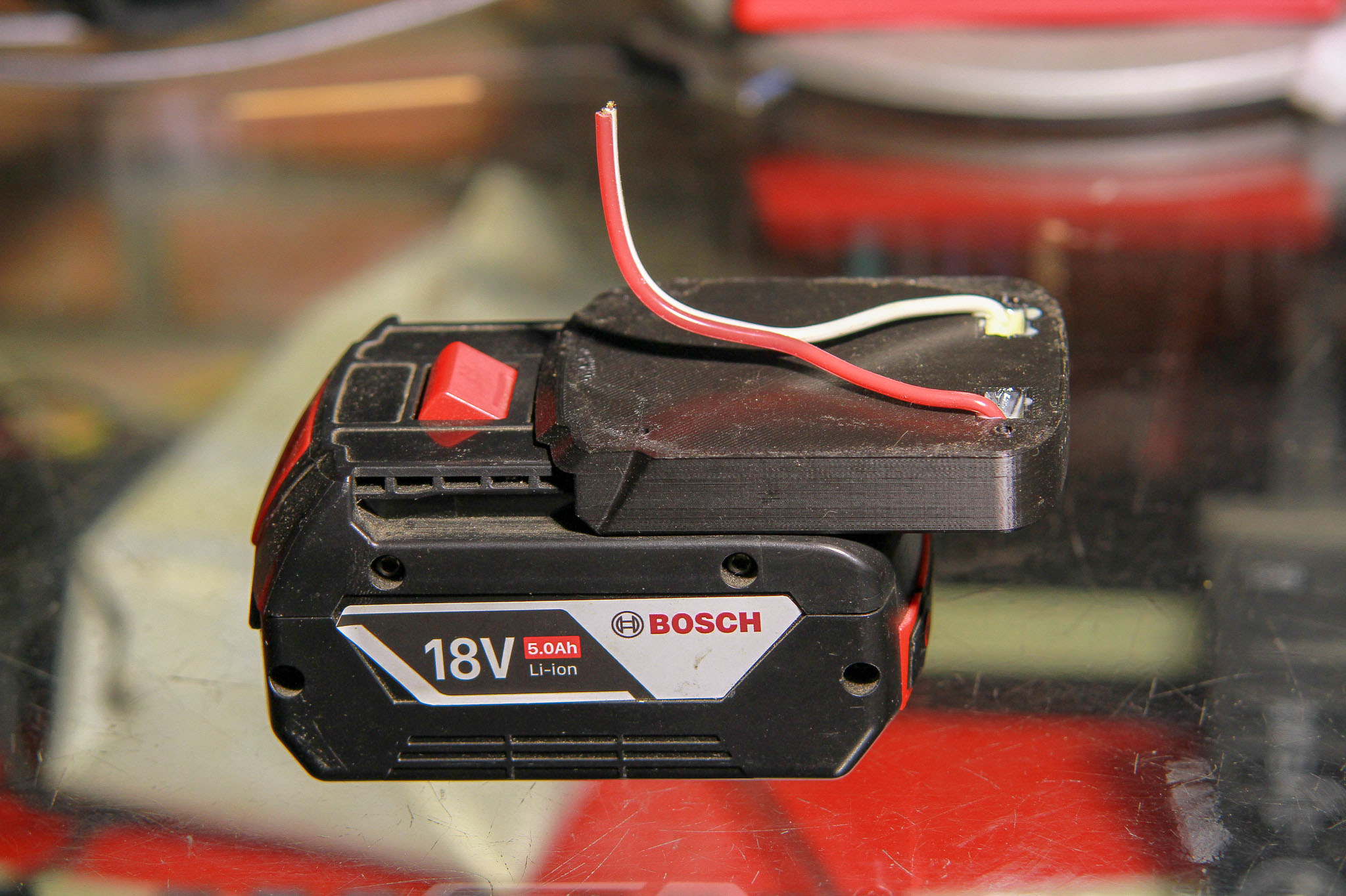 Đế lấy nguồn cho pin B.o.s.c.h 18v