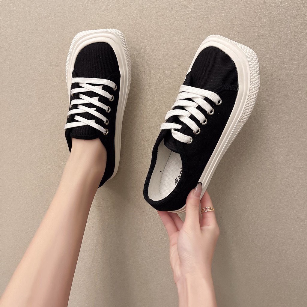 Giày thể thao nữ Mũi Vuông hottrend