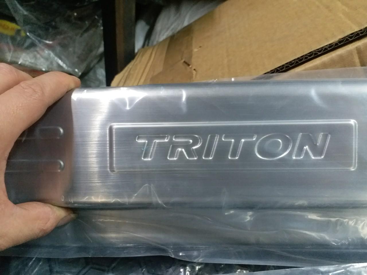 BỘ ỐP BẬC TRONG XE TRITON 2016-2018