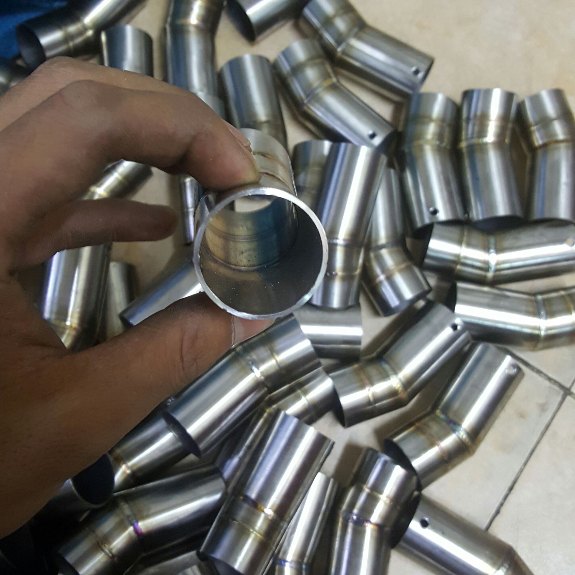 Đuôi cụp cho Winner X Inox 304