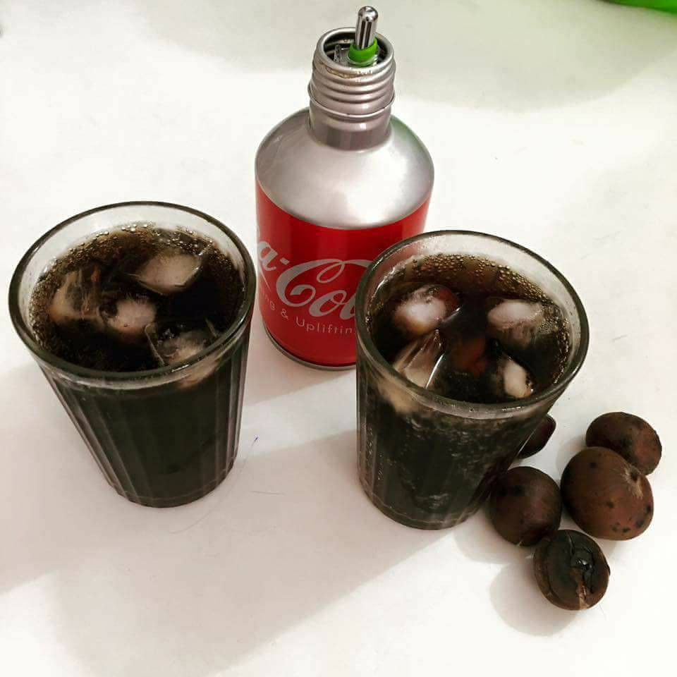 Coca Nhật Nắp Vặn 300ml