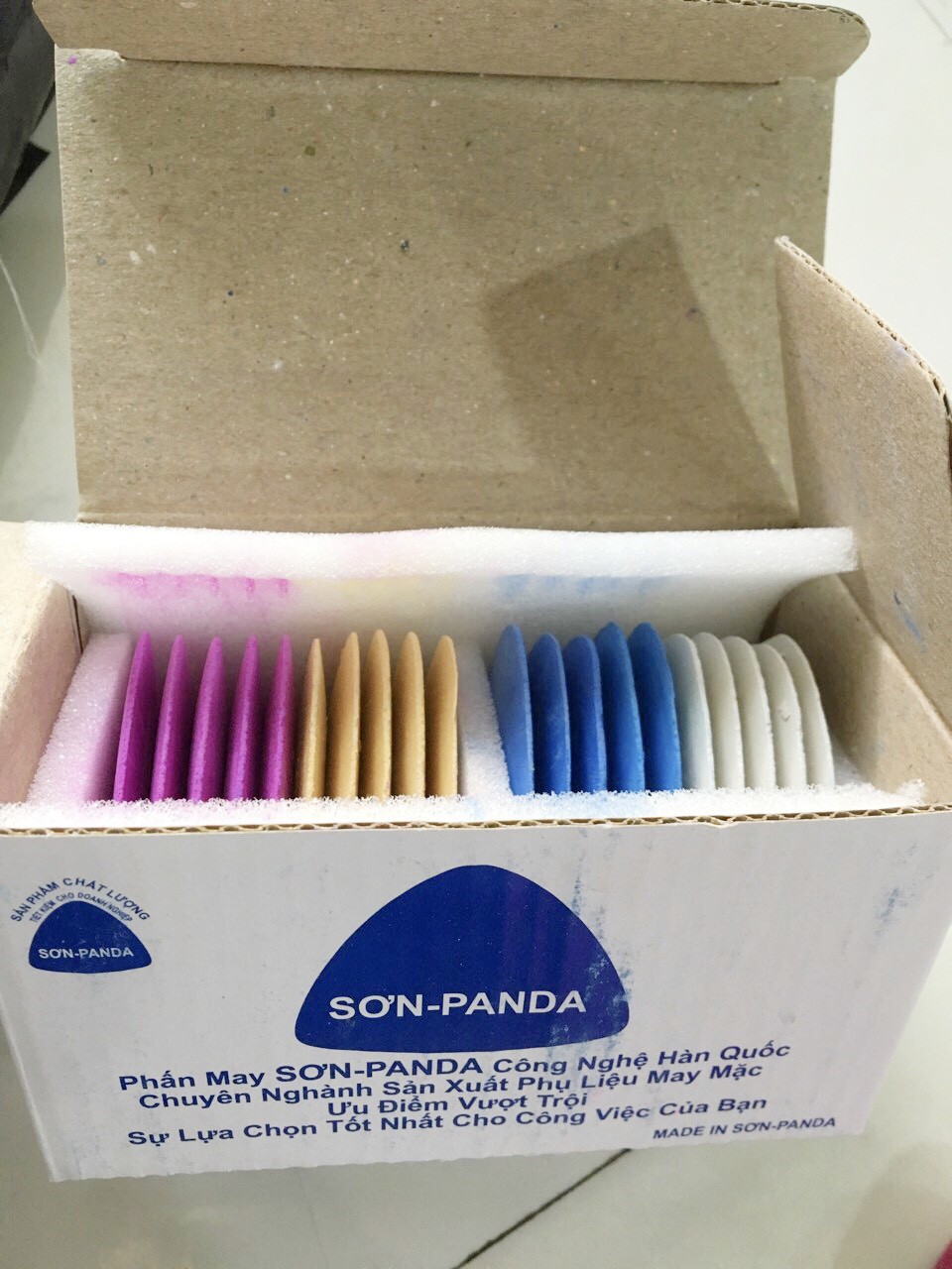 Phấn Gấu cắt may nhãn hiệu SON PANDA 2 màu /4 màu