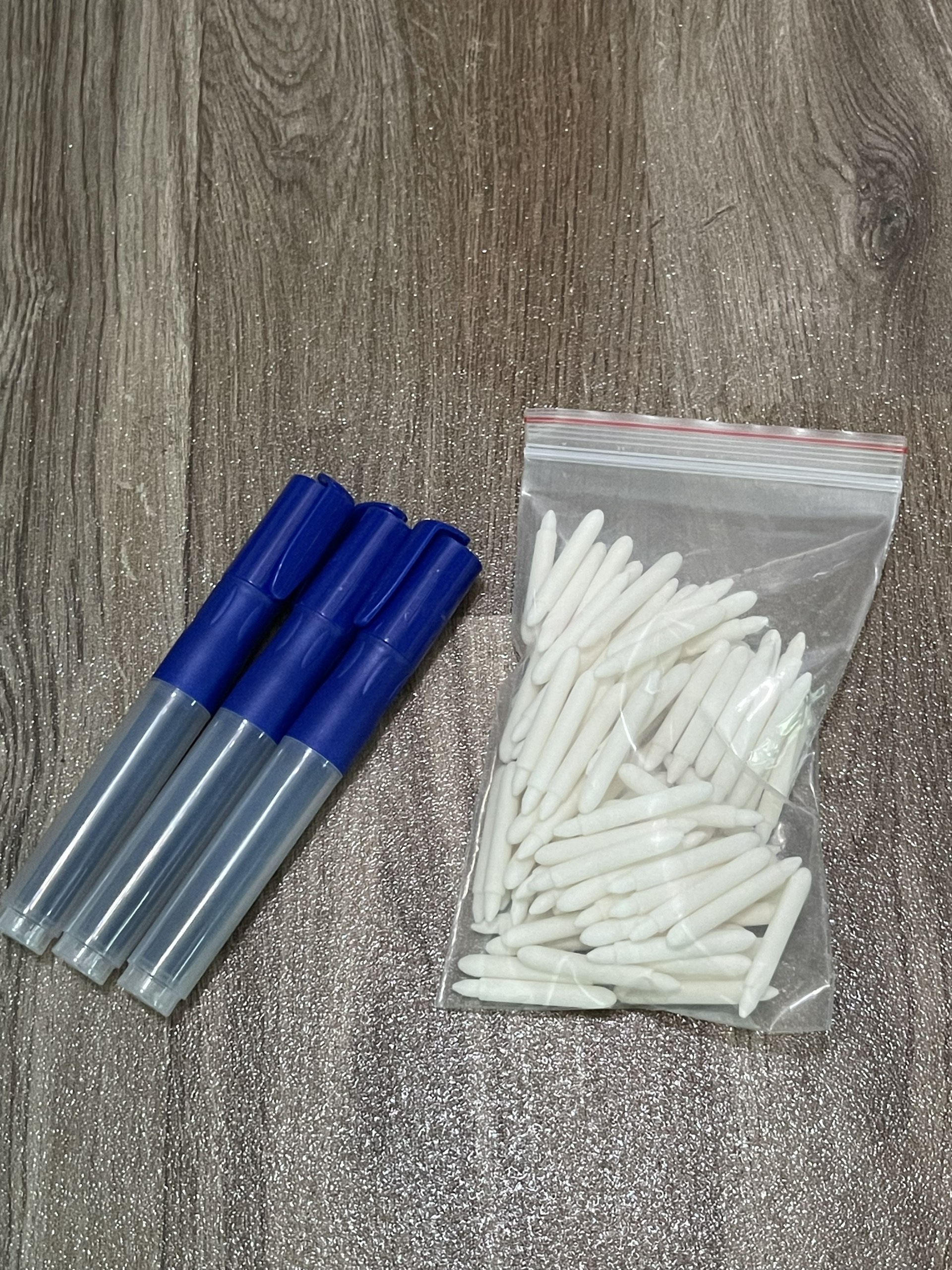 Bút lông nhấn viết bảng (bida) 15k/cây