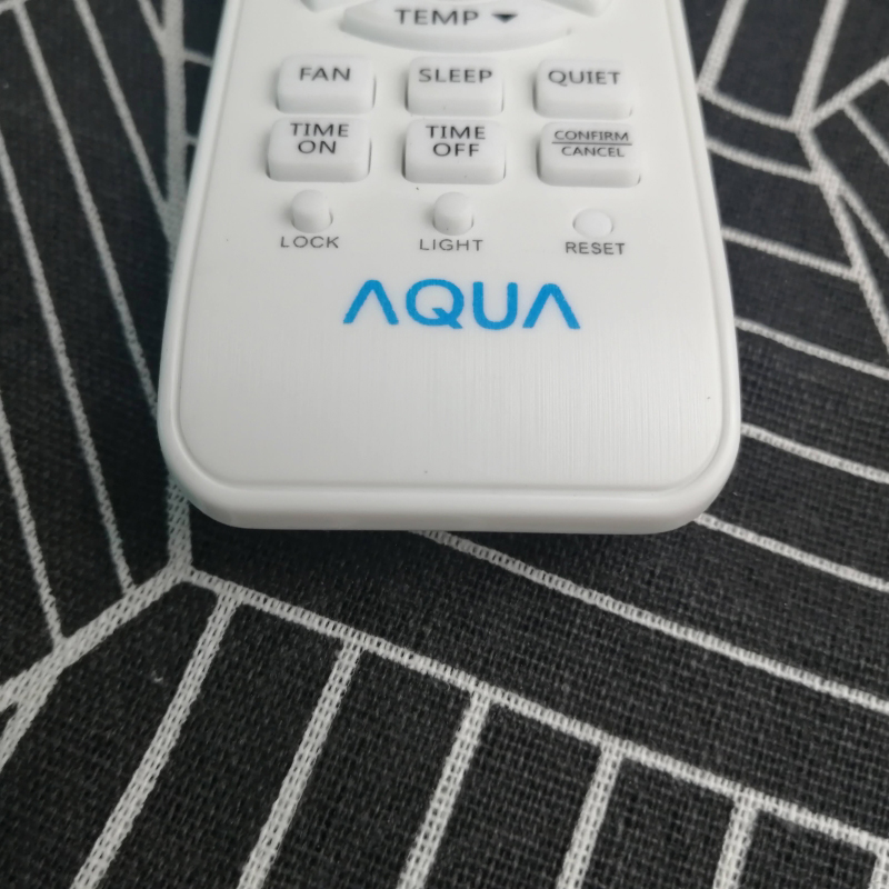 Điều Khiển điều h&ograve;a AQUA 2 chiều n&uacute;t cam