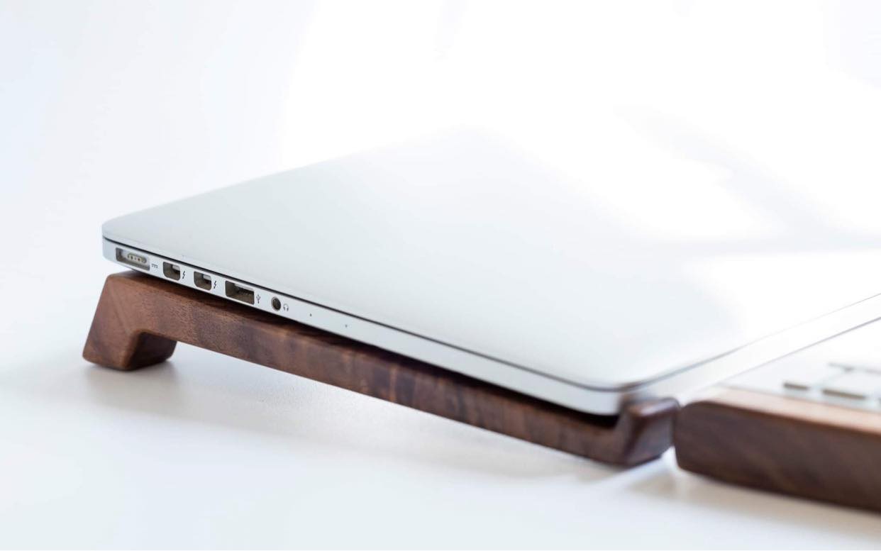 Kệ - giá đỡ tản nhiệt Laptop - gỗ Walnut