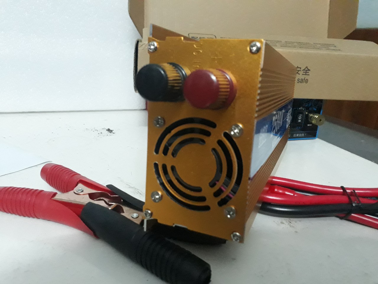 Kich điện 12V 2500W sóng sin chuẩn