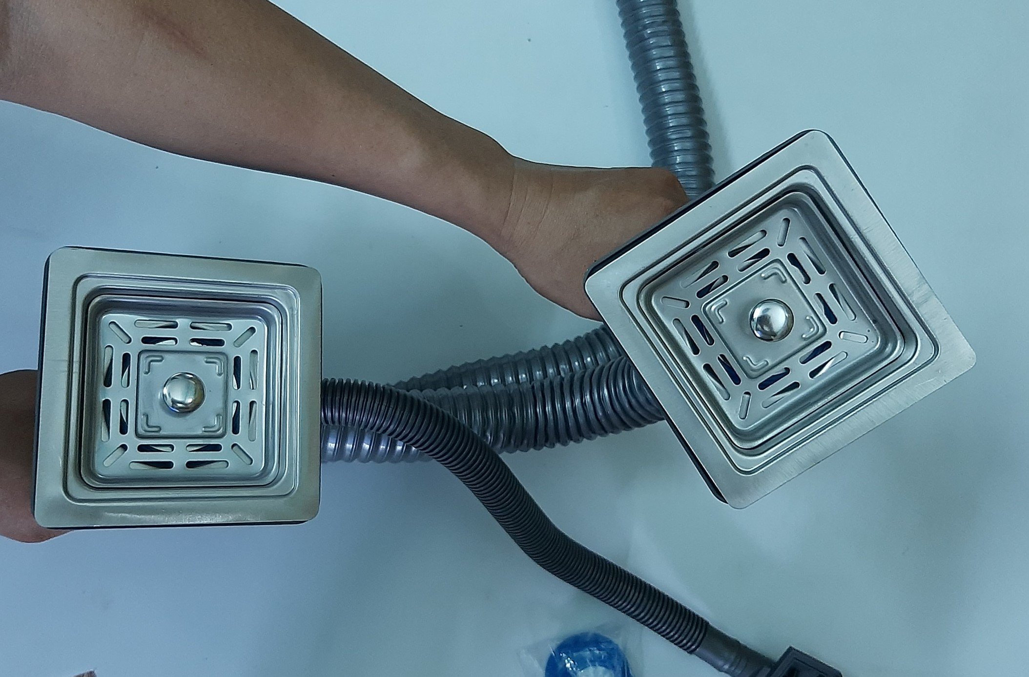 BỘ XI PHÔNG VUÔNG BỘ XẢ CHẬU RỬA CHÉN 2 HỘC  304 PHI 110.