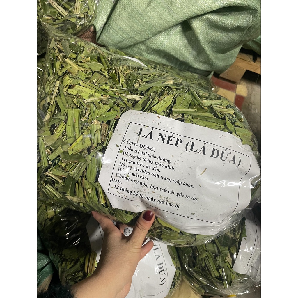 100GR Lá nếp sấy khô ( lá dứa sấy khô)