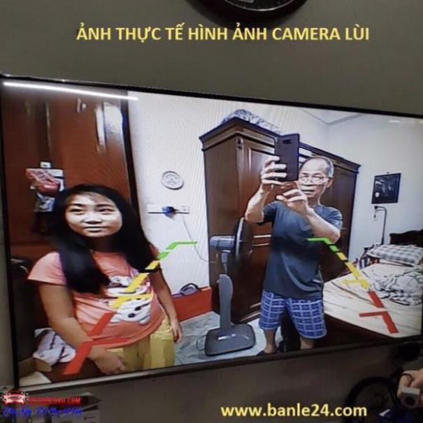 Camera lùi cho xe hơi. Độ nét cao. .