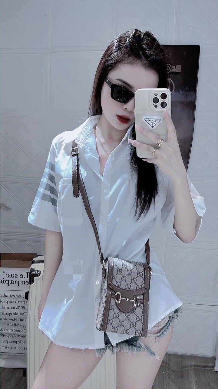 Áo Sơ Mi Nam Nữ Thom 4 vạch Tay