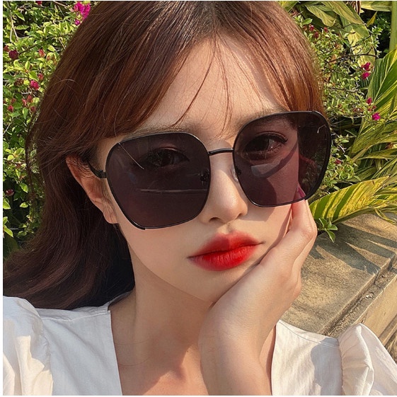 Kính mắt thời trang tráng gương