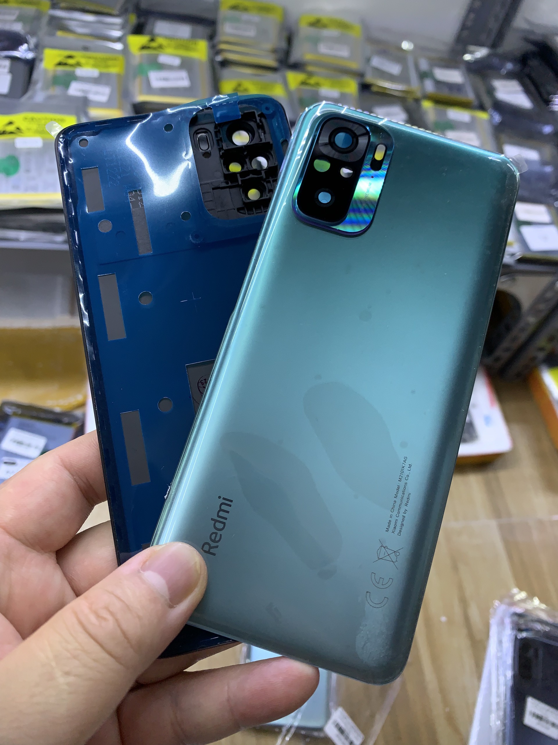 Miếng lưng điện thoại xiaomi redmi note 10s / Note 10 - 4G, tặng kèm cụm kính camera