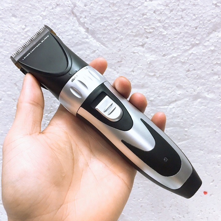 Tông Đơ Cắt Tóc 2 Pin Cao Cấp Bes 9700 RFCD