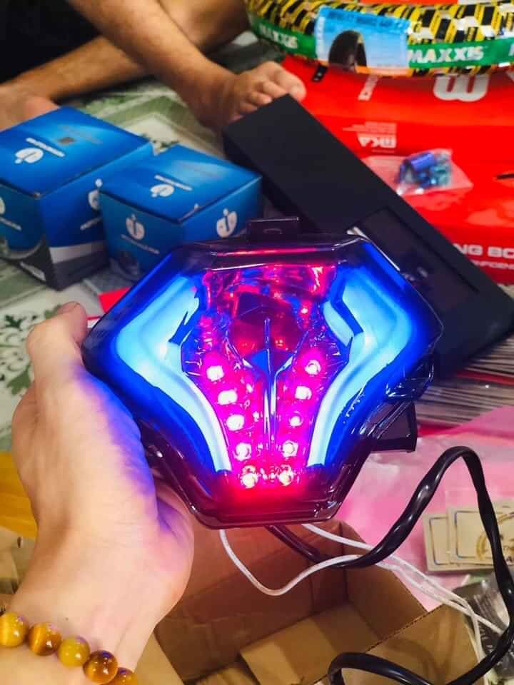 Đèn hậu led tích hợp nhan ex150