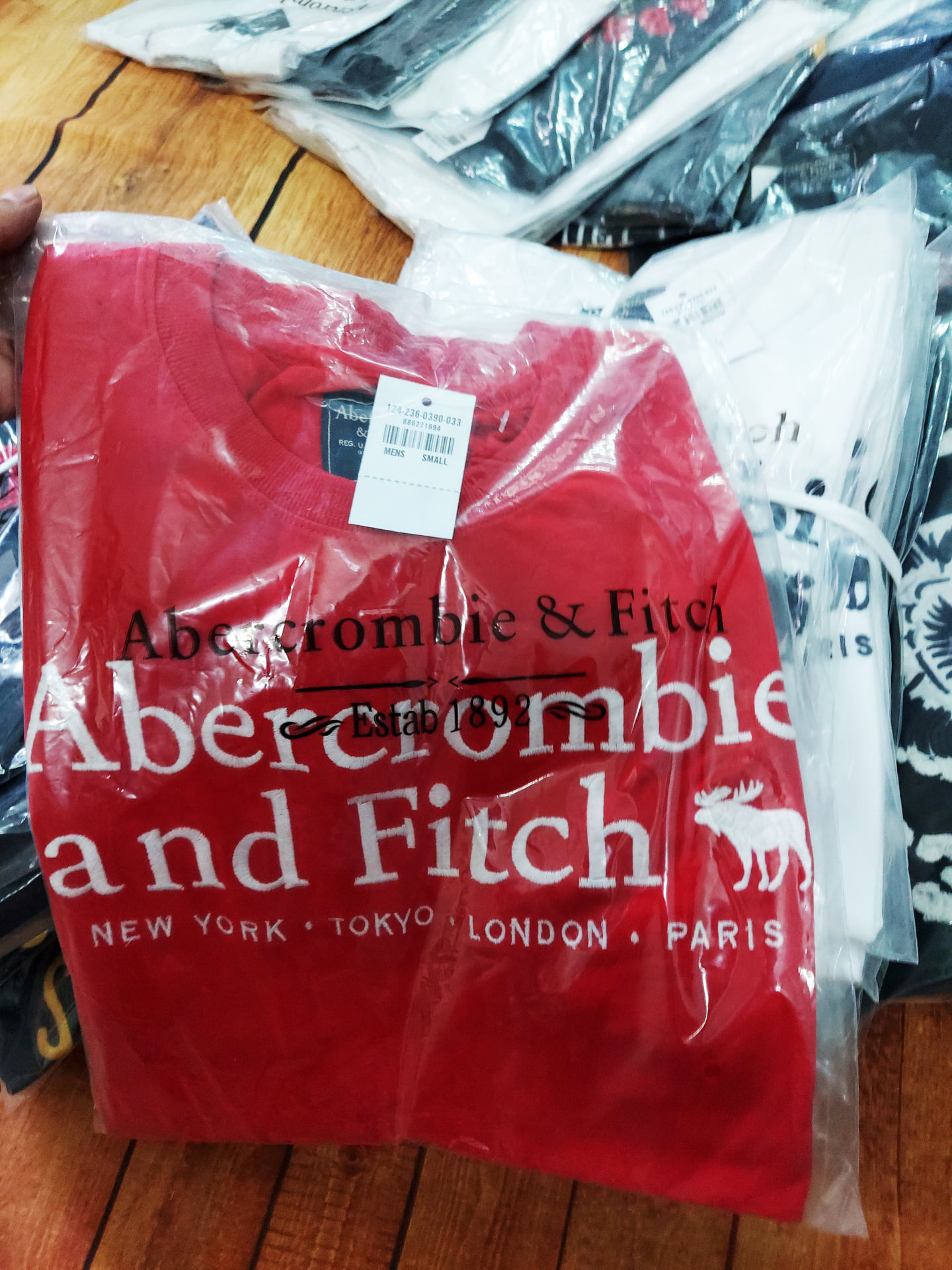 [HCM]Áo thun Abercrombie Red