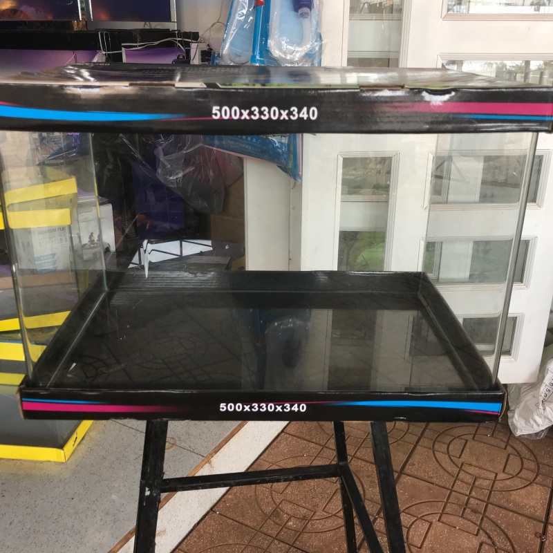 ( RẺ VÔ ĐỊCH ) bể cá . Hồ cá đúc siêu trong được mài vi tính 50cm 33cm 34cm