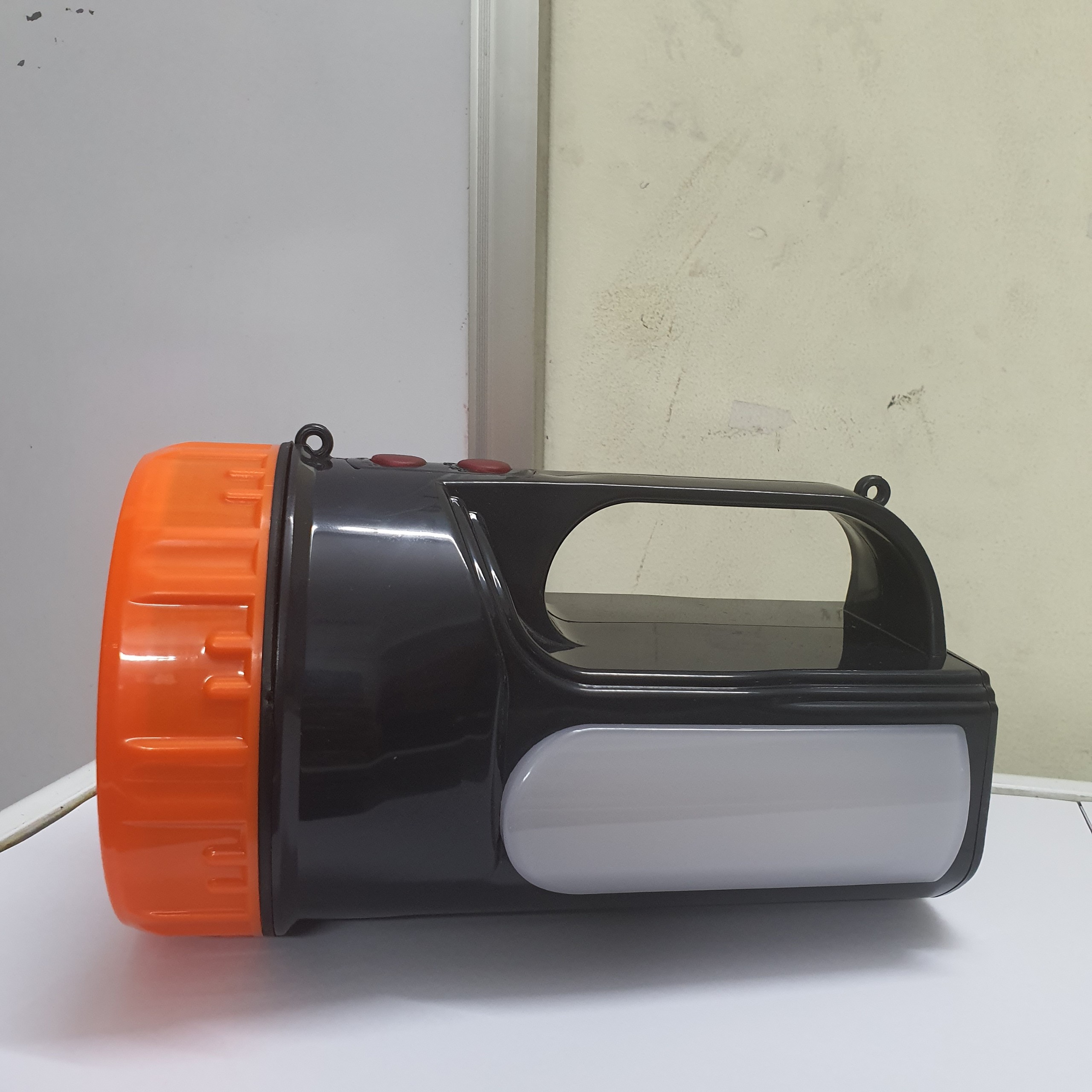 [HCM]Đèn pin sạc Kentom KT-202 có đèn phụ (màu ngẫu nhiên)