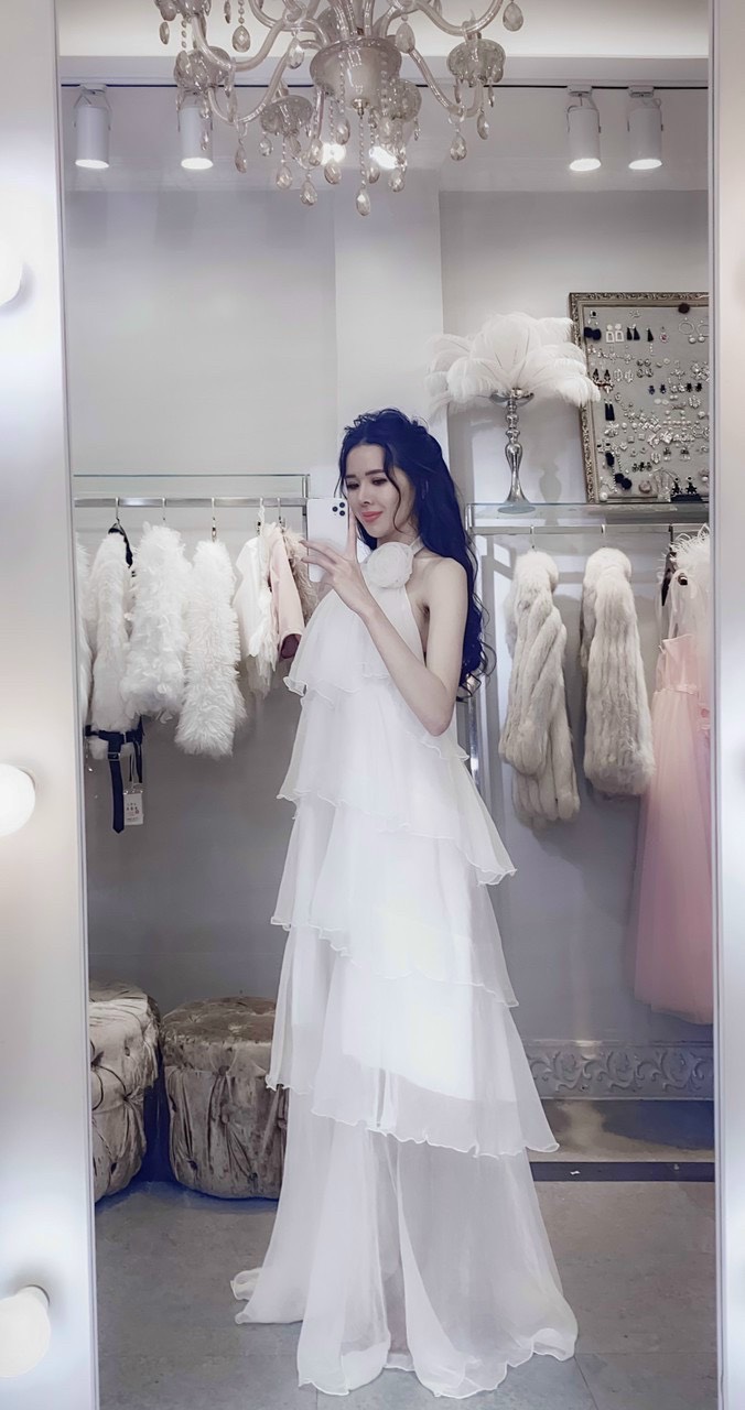 ⚡ MẪU HÓT 2024 ⚡ Đầm maxi yếm 5 tầng hở lưng đang hot đi biển du lịch chụp hình sống ảo cực sang thiết kế giá rẻ - váy dạ hội dài du lịch chụp ảnh 2 loại cổ hoa và xích nhé khách S0